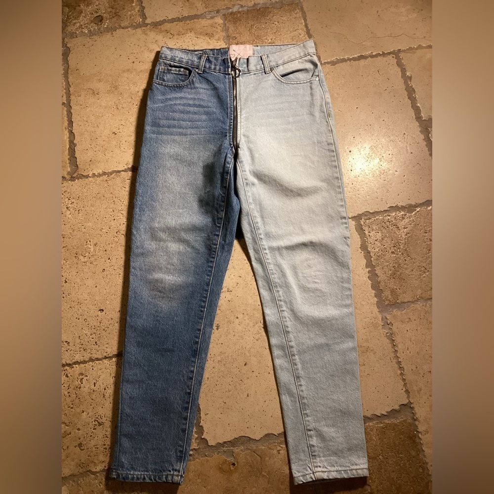 REVICE Light and Dark Blue Denim Jeans-SZ 28
Waist 15”
Length 26”